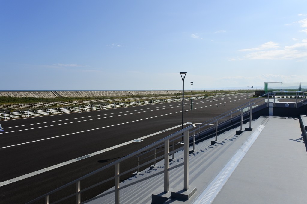 潮風を背に閖上サイクリングコース