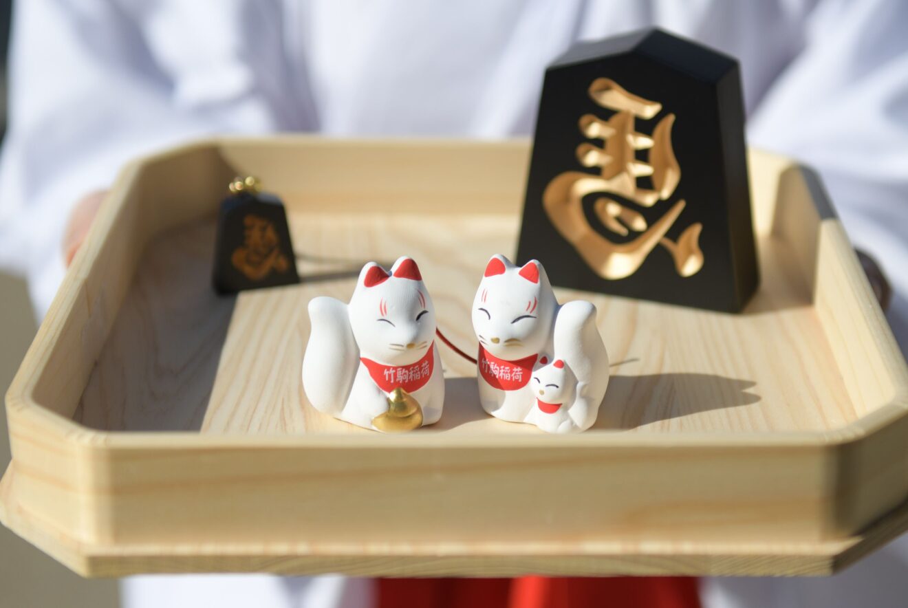 「左馬」と白狐のおみくじ