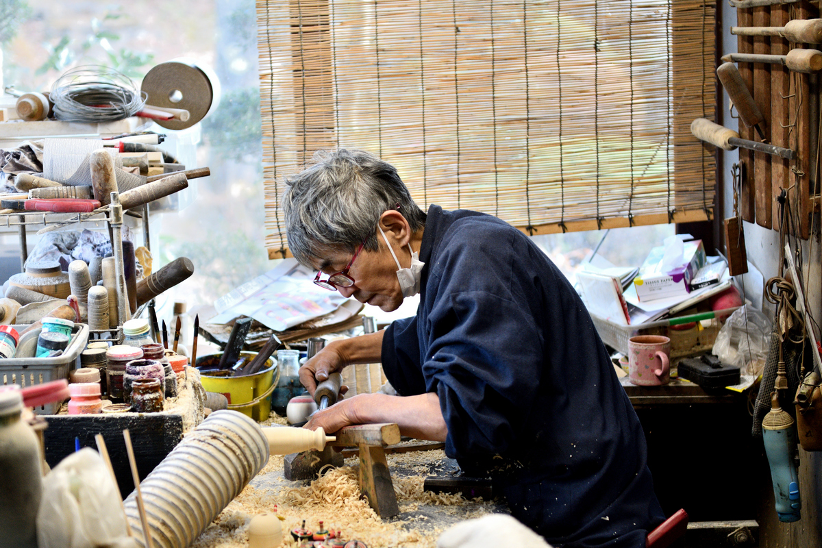 弥治郎こけし村