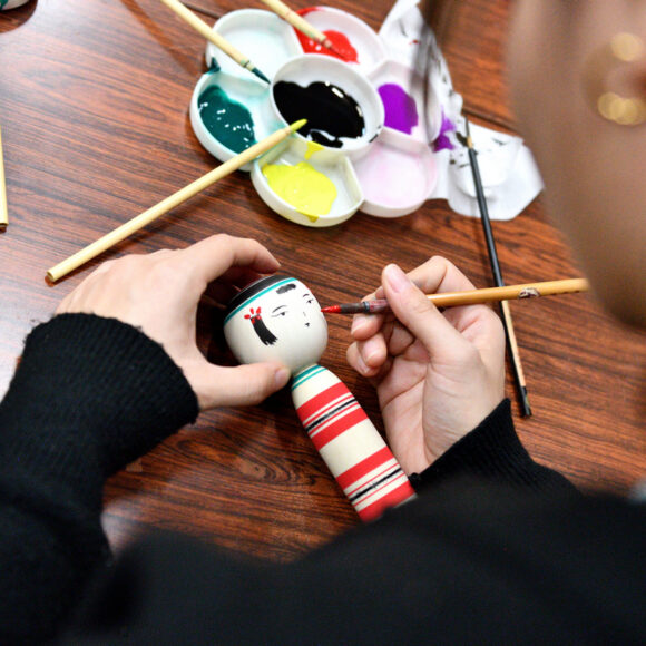 弥治郎こけし村