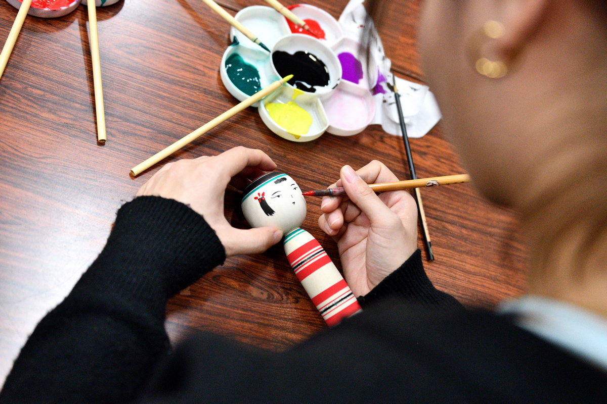 弥治郎こけし村