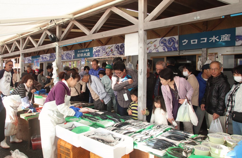 ゆりあげ港朝市